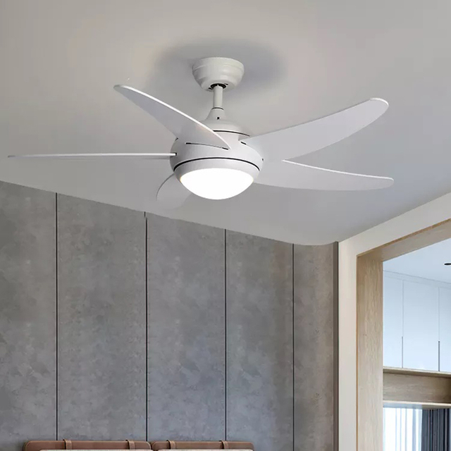 Ventilateur de plafond moderne intelligent d'intérieur de moteur de C.C de 52 pouces avec la lumière KBS-52122